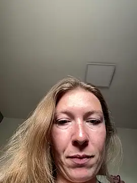 BunnyDiamond1 online show from 05-21-26, 11:07