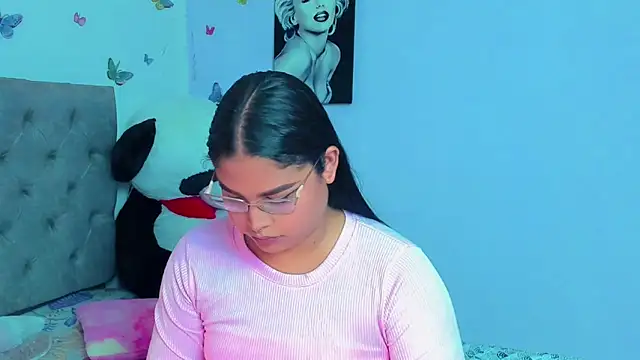 Snapshot of mabellfox chatting on 02-13-25, 06:26 mabellfox online show from 02-13-25, 06:26