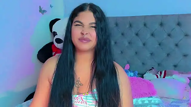 Snapshot of mabellfox chatting on 02-16-25, 10:55 mabellfox online show from 02-16-25, 10:55