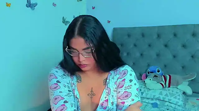 Snapshot of mabellfox chatting on 03-11-25, 08:31 mabellfox online show from 03-11-25, 08:31