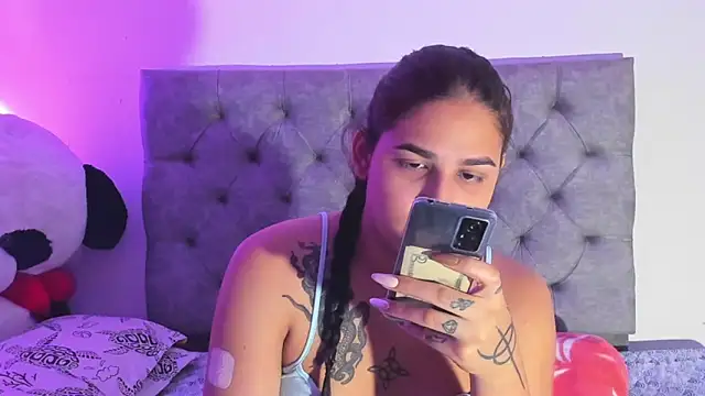 Snapshot of mabellfox chatting on 02-25-26, 08:14 mabellfox online show from 02-25-26, 08:14