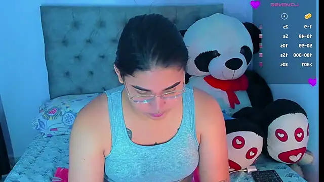 Snapshot of mabellfox chatting on 09-25-25, 06:25 mabellfox online show from 09-25-25, 06:25