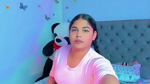 Snapshot of mabellfox chatting on 02-19-25, 11:04 mabellfox online show from 02-19-25, 11:04