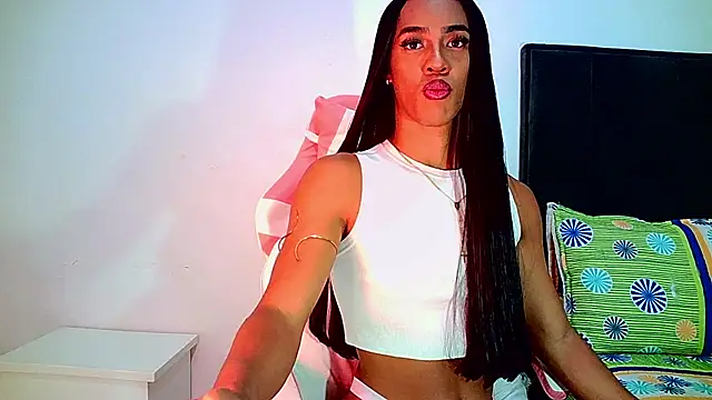 Snapshot of carmen14 chatting on 07-18-26, 01:20 carmen14 online show from 07-18-26, 01:20