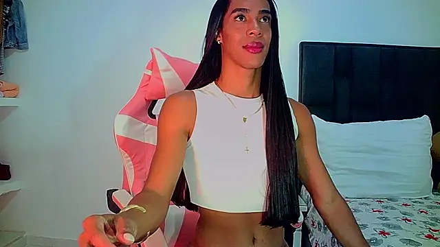 Snapshot of carmen14 chatting on 06-18-26, 04:00 carmen14 online show from 06-18-26, 04:00
