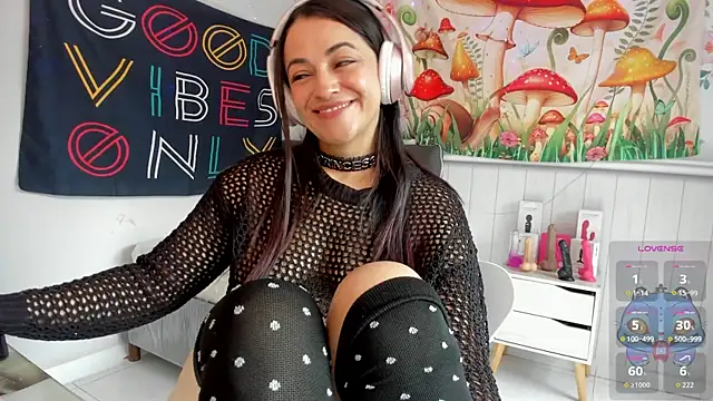 LovelyAzucena online show from 11-26-25, 01:55