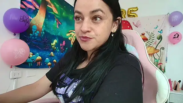 Snapshot of LovelyAzucena chatting on 05-09-26, 02:31 LovelyAzucena online show from 05-09-26, 02:31