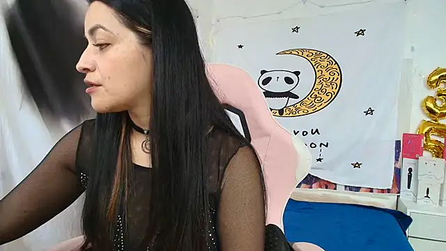 LovelyAzucena online show from 07-15-26, 03:52