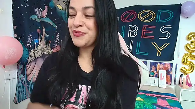 Snapshot of LovelyAzucena chatting on 05-15-26, 02:37 LovelyAzucena online show from 05-15-26, 02:37