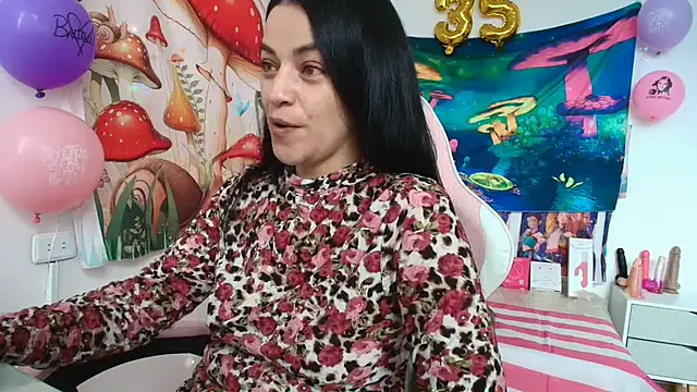 Snapshot of LovelyAzucena chatting on 05-04-26, 03:48 LovelyAzucena online show from 05-04-26, 03:48