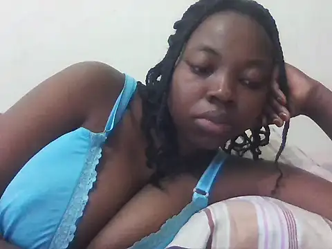 Snapshot of Sexxy_blush1 chatting on 10-10-25, 06:47 Sexxy blush1 online show from 10-10-25, 06:47