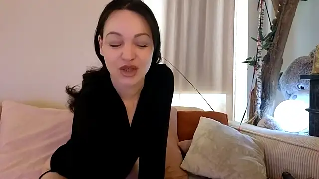 Snapshot of Lilie_romeo chatting on 05-16-26, 10:36 Lilie romeo online show from 05-16-26, 10:36