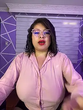 Snapshot of MiiaaJoness chatting on 06-16-26, 04:51 MiiaaJoness online show from 06-16-26, 04:51
