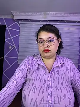 Snapshot of MiiaaJoness chatting on 05-20-26, 08:39 MiiaaJoness online show from 05-20-26, 08:39