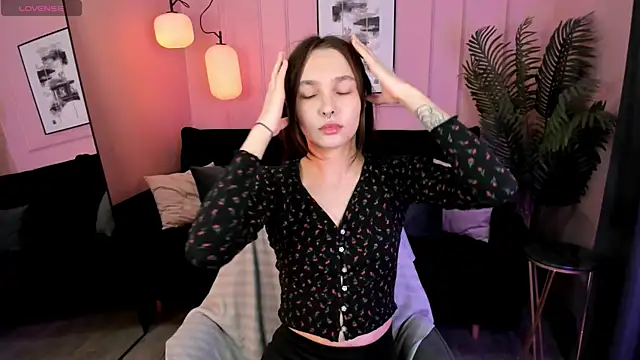 ChloeSunny online show from 05-24-26, 06:02