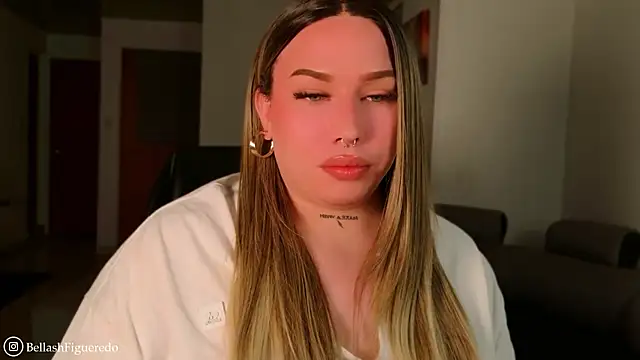 IsabellaFigueredo   online show from 04-19-26, 11:22