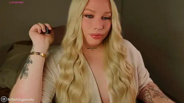IsabellaFigueredo   online show from 03-20-26, 08:37