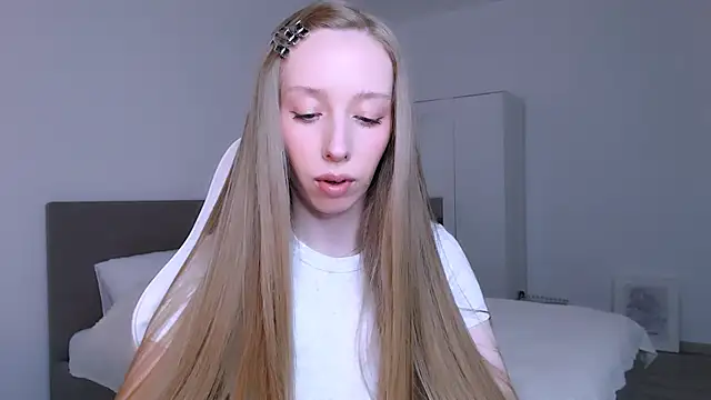 Luna insniity online show from 02-25-26, 08:52