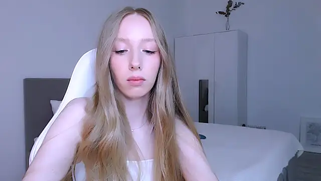 Luna insniity online show from 11-12-25, 08:34