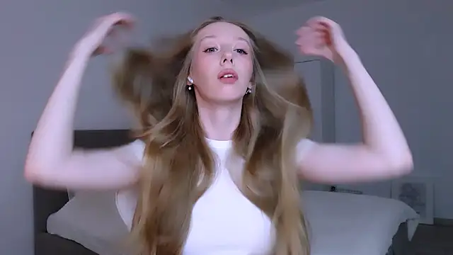 Luna insniity online show from 02-26-26, 08:53