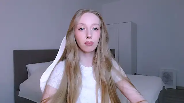 Luna insniity online show from 02-19-26, 09:45