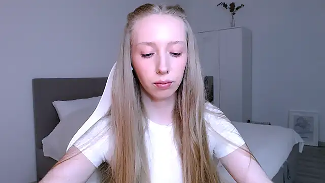 Luna insniity online show from 01-12-26, 08:04