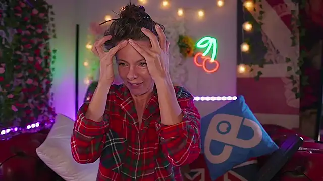 AmicaBentley online show from 03-23-26, 06:13