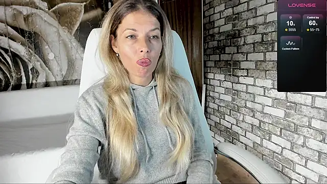 Eva Melow online show from 09-27-25, 03:07