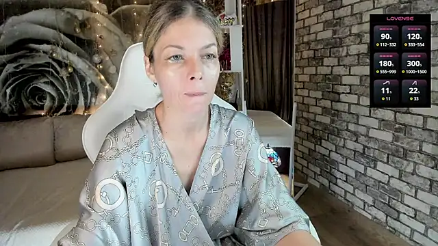 Eva Melow online show from 03-25-26, 03:44