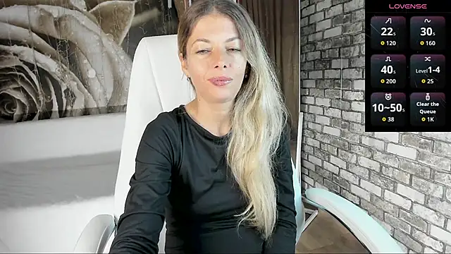 Eva Melow online show from 09-19-25, 01:59