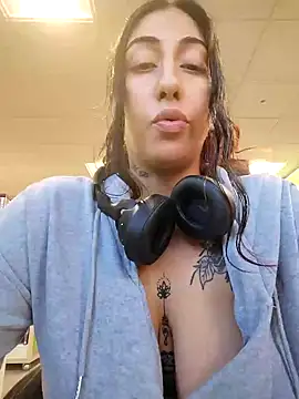 Hotasiansensation online show from 12-19-24, 04:24