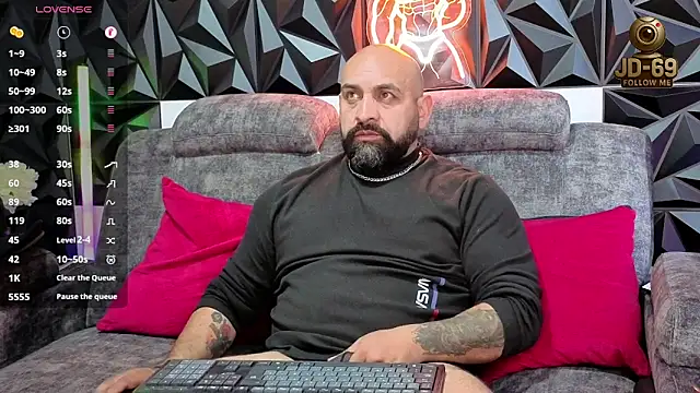 Snapshot of JD-69 chatting on 10-15-25, 07:00 JD-69 online show from 10-15-25, 07:00