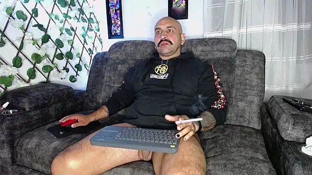 Snapshot of JD-69 chatting on 01-25-25, 01:43 JD-69 online show from 01-25-25, 01:43