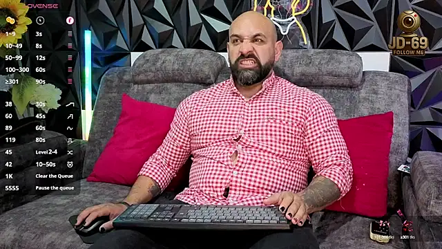 Snapshot of JD-69 chatting on 10-10-25, 07:04 JD-69 online show from 10-10-25, 07:04