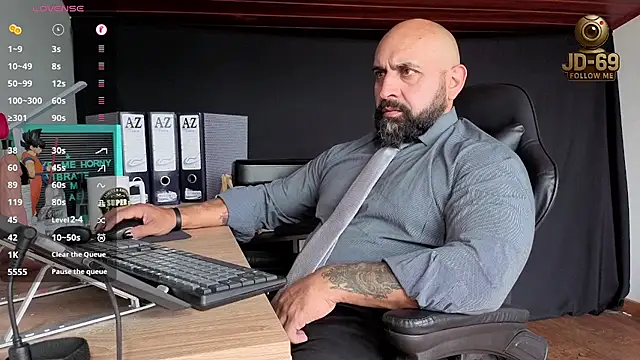 Snapshot of JD-69 chatting on 10-27-25, 03:35 JD-69 online show from 10-27-25, 03:35