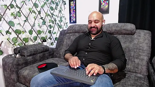 Snapshot of JD-69 chatting on 02-21-25, 01:22 JD-69 online show from 02-21-25, 01:22