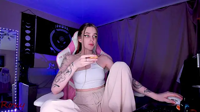 Snapshot of wet_dream_ chatting on 02-16-25, 07:05 wet dream online show from 02-16-25, 07:05