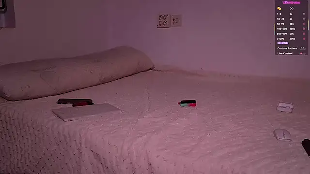 Snapshot of mrj99219 chatting on 12-20-25, 03:04 mrj99219 online show from 12-20-25, 03:04