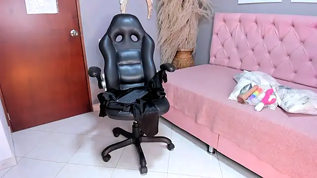 Anahi falcon online show from 03-03-26, 07:43