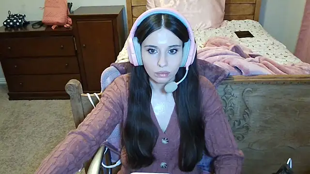 alisonfields online show from 12-01-25, 01:34