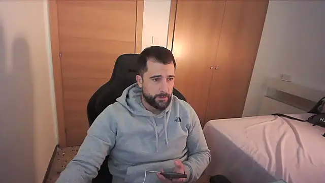 Snapshot of alex877x chatting on 11-28-25, 03:45 alex877x online show from 11-28-25, 03:45