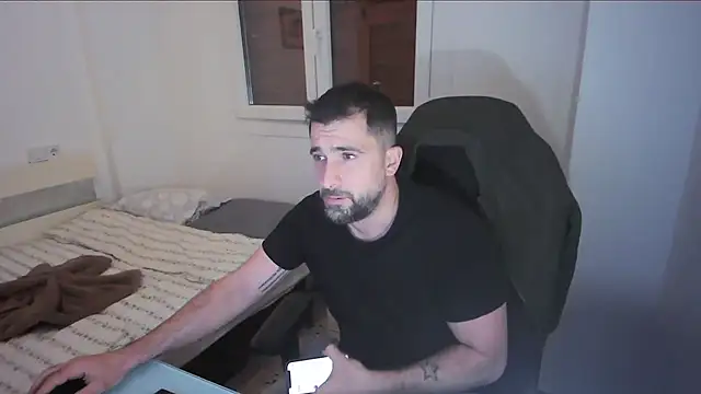 Snapshot of alex877x chatting on 05-07-26, 08:39 alex877x online show from 05-07-26, 08:39