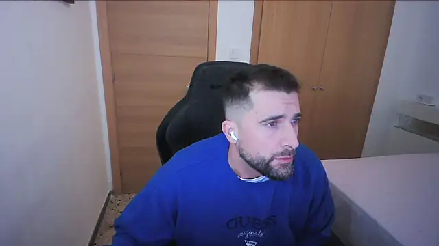 Snapshot of alex877x chatting on 11-15-25, 08:51 alex877x online show from 11-15-25, 08:51