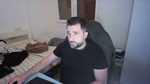 Snapshot of alex877x chatting on 05-15-26, 10:46 alex877x online show from 05-15-26, 10:46