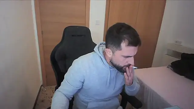 Snapshot of alex877x chatting on 11-26-25, 02:22 alex877x online show from 11-26-25, 02:22