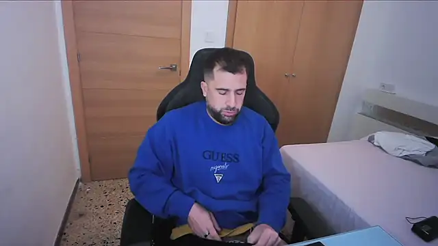 Snapshot of alex877x chatting on 11-16-25, 12:10 alex877x online show from 11-16-25, 12:10