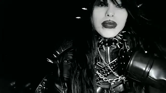 Snapshot of XXIOUX chatting on 04-04-26, 02:51 XXIOUX online show from 04-04-26, 02:51