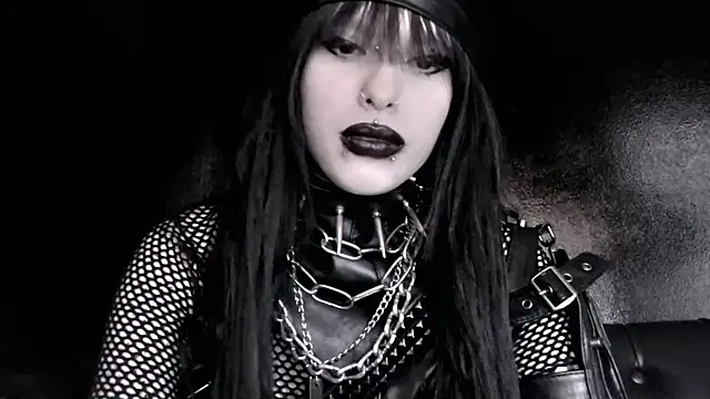 Snapshot of XXIOUX chatting on 03-18-26, 01:24 XXIOUX online show from 03-18-26, 01:24