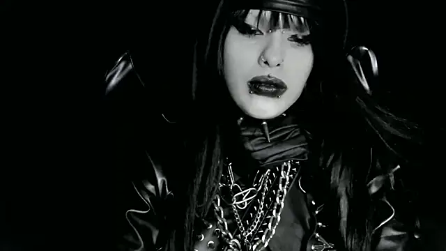 Snapshot of XXIOUX chatting on 04-05-26, 05:03 XXIOUX online show from 04-05-26, 05:03