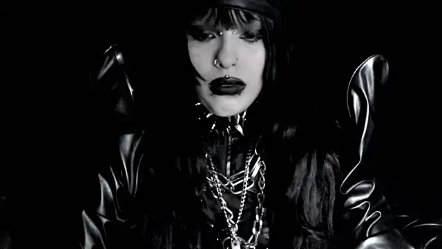 Snapshot of XXIOUX chatting on 05-16-26, 04:00 XXIOUX online show from 05-16-26, 04:00